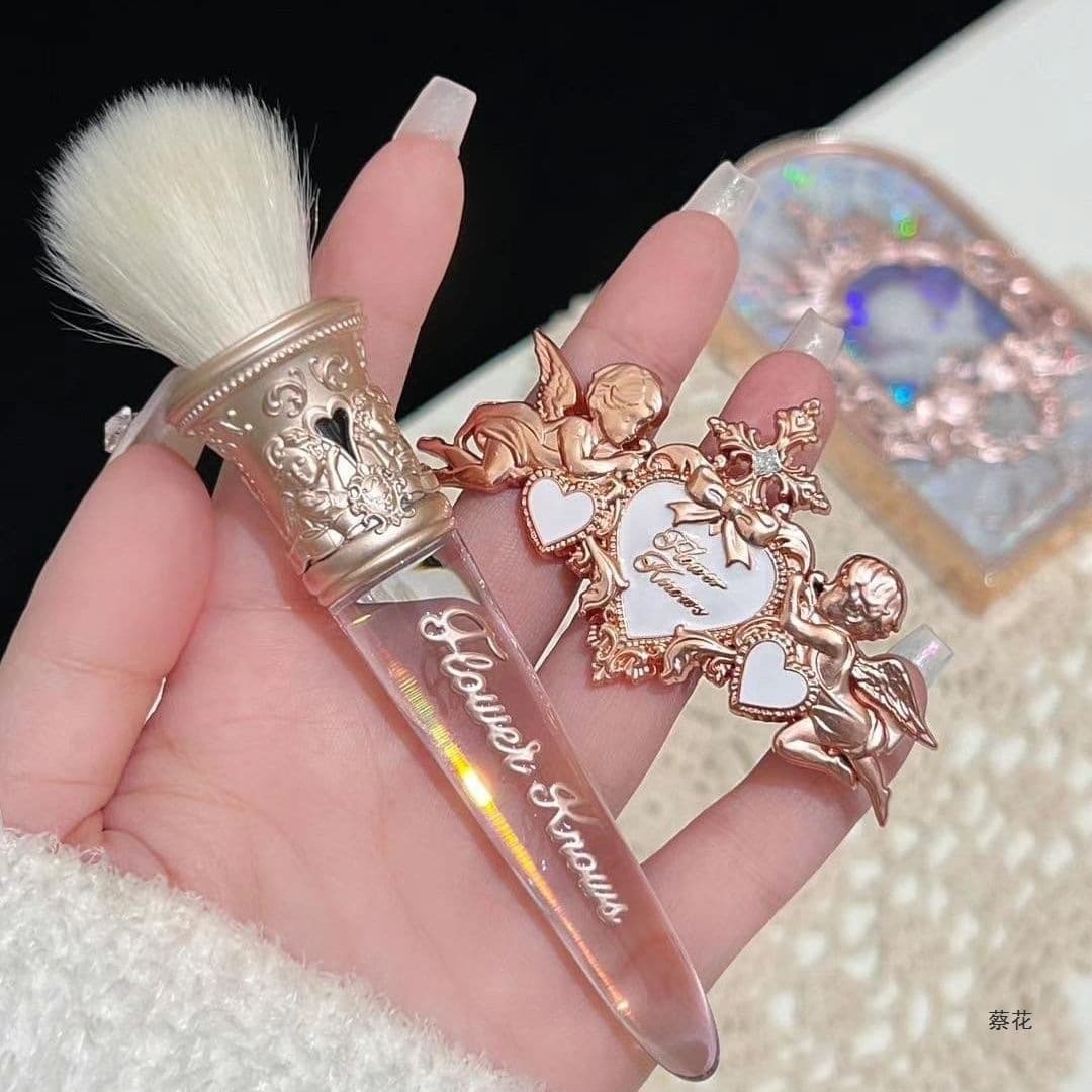 In Stock Flower Knows Little Angel Blush Brush Point Color Brush Soft Wool Fluffy Even Soft Mushroom Head Makeup Brush