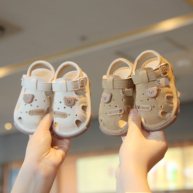 Cute Bear Closed-Toe Sandals Infant Walking Shoes Soft Sole Non-Slip Cartoon Squeaky Shoes for Baby Boys and Girls Summer