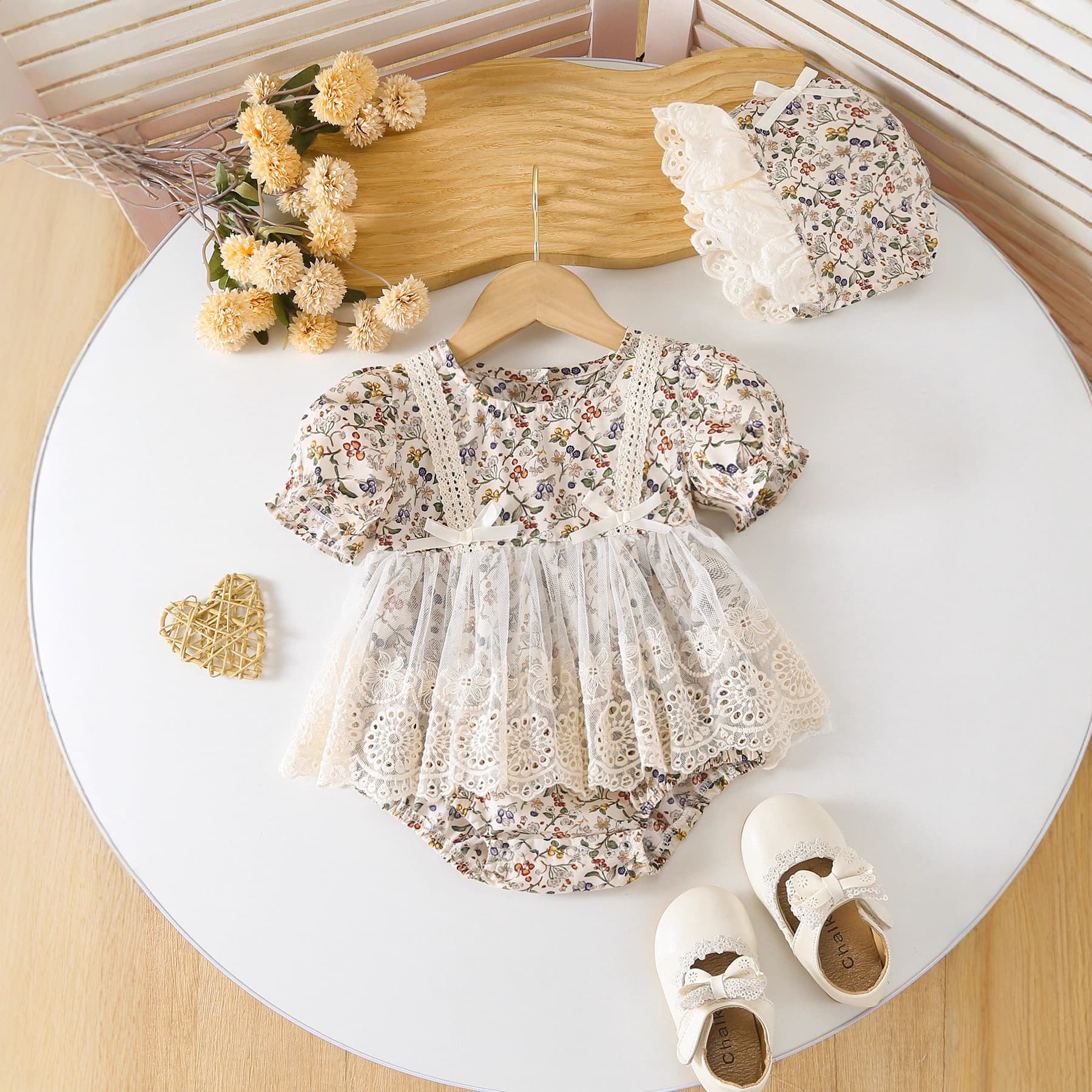 Newborn Baby Summer Romper Dress for Girls, Short-Sleeve Lace Outfit, Hundred-Day Lady Princess Outerwear Crawling Suit Trendy