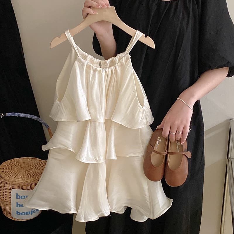 Girls' fashionable dress 2024 summer high-end children's suspender skirt holiday style sweet temperament cake skirt trend