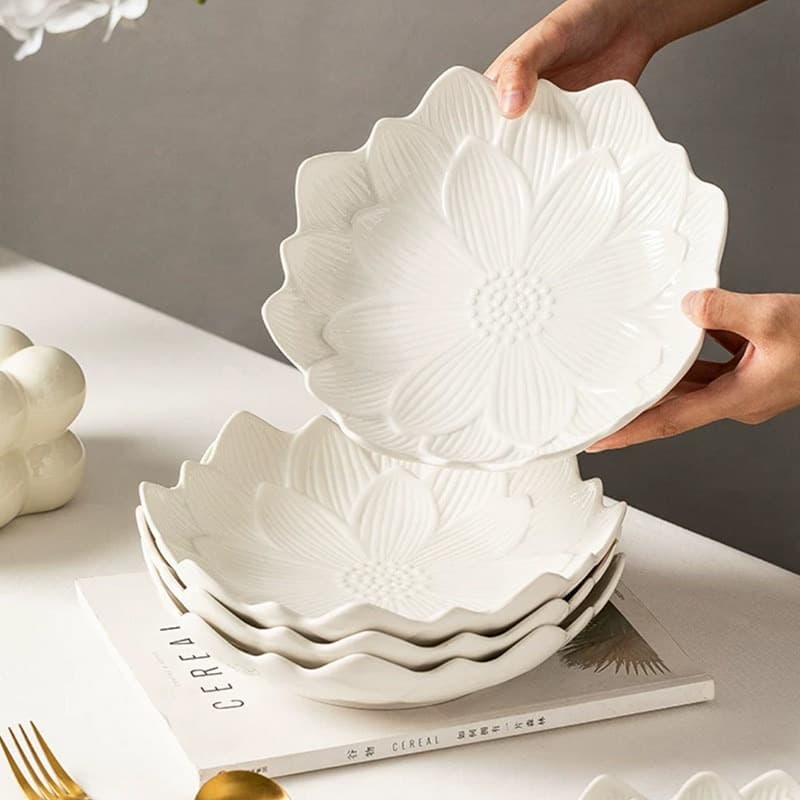 Retro embossed white lotus soup plate, household vegetable plate, high-value ceramic salad fruit plate, snack plate, tribute plate