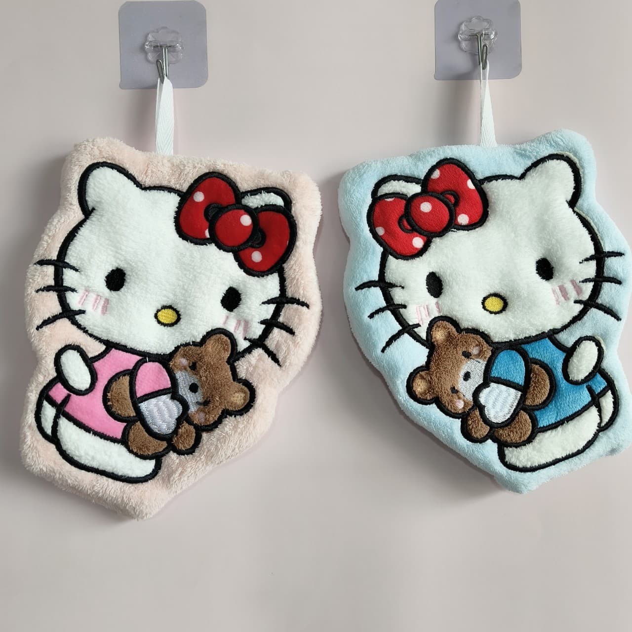 Cute cartoon kitchen hand towel, coral velvet hanging towel, thickened, water-absorbent and lint-free, small gift, small towel, can be hung