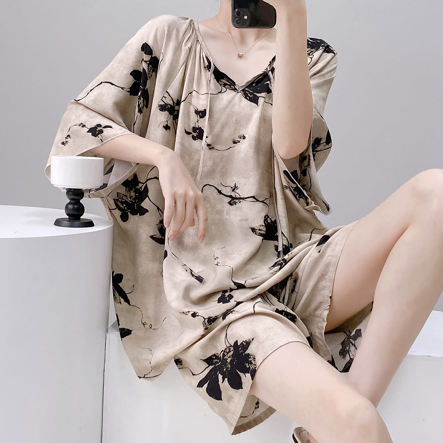 Mian Chou Shi Jia Women's Short Sleeve Pajama Set, Fashionable Homewear Short Sleeve Set, Lightweight and Wearable Outside