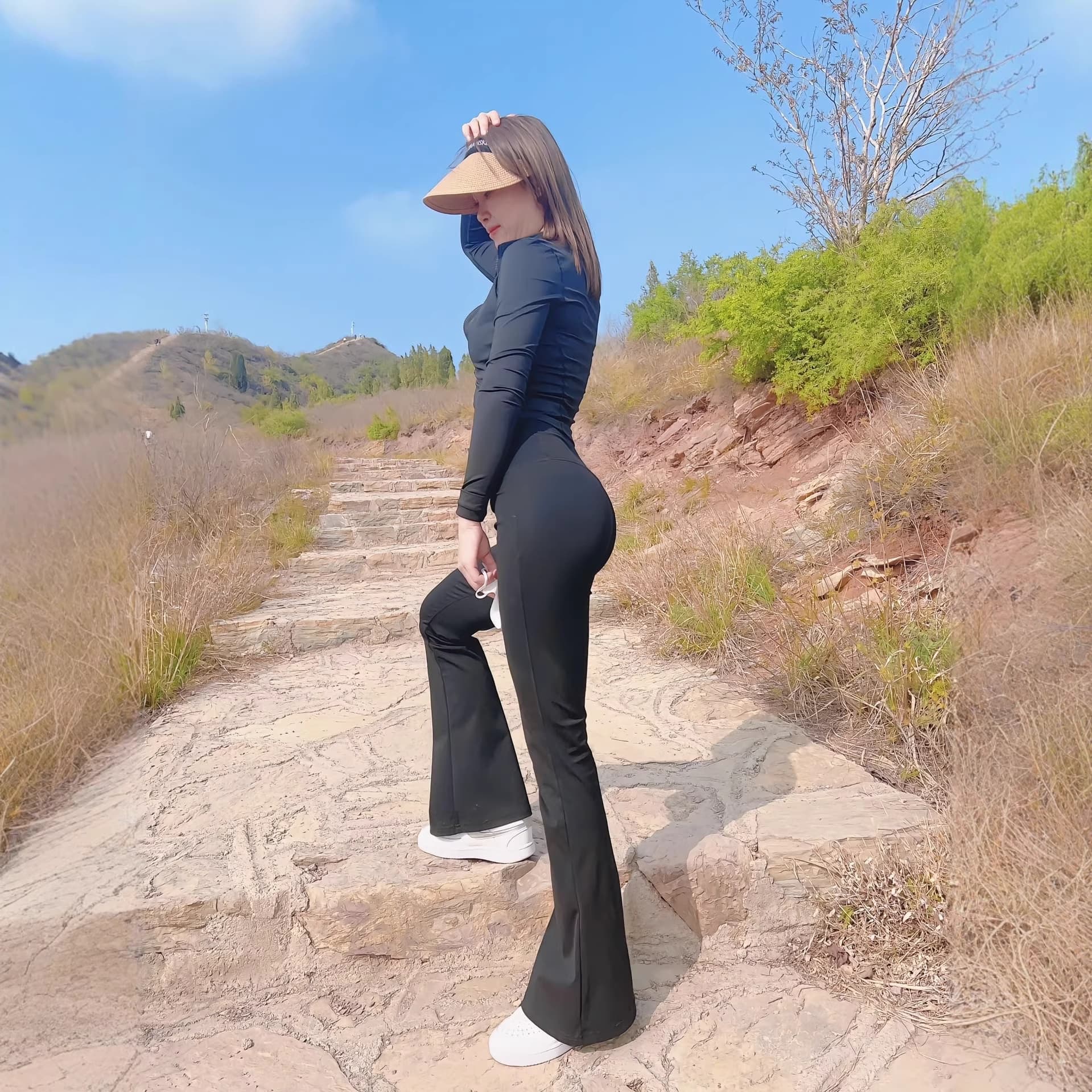 Open-Crotch Yoga Pants for Women High-Waist Outdoor Easy-On-Off Flared Shark Pants Invisible Zipper Women's Pleasure Pants 2519