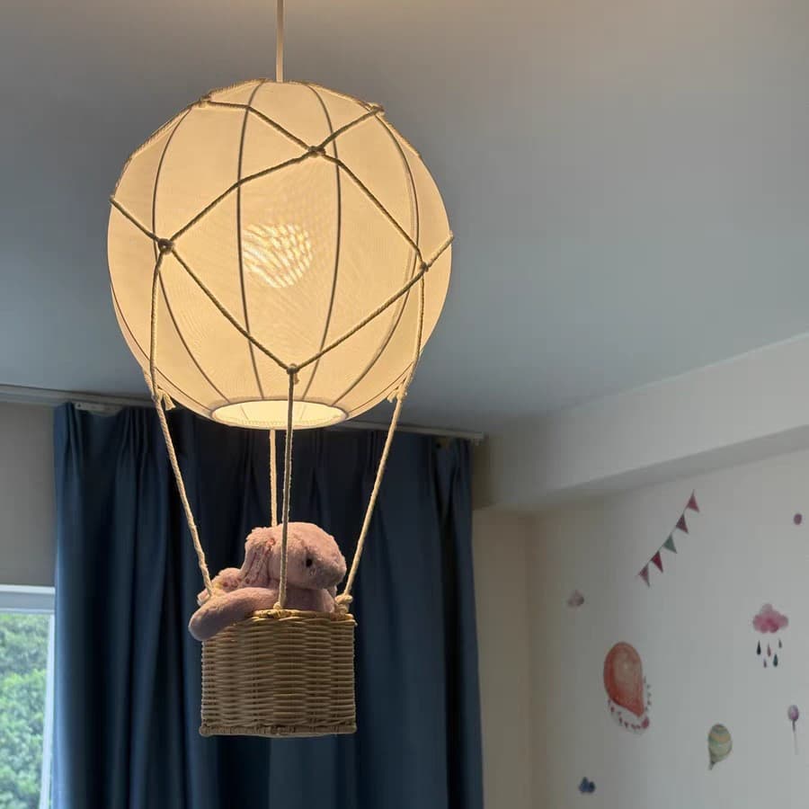 Montessori children's room chandelier simple creative boy girl princess room bedroom bedside decoration hot air balloon chandelier