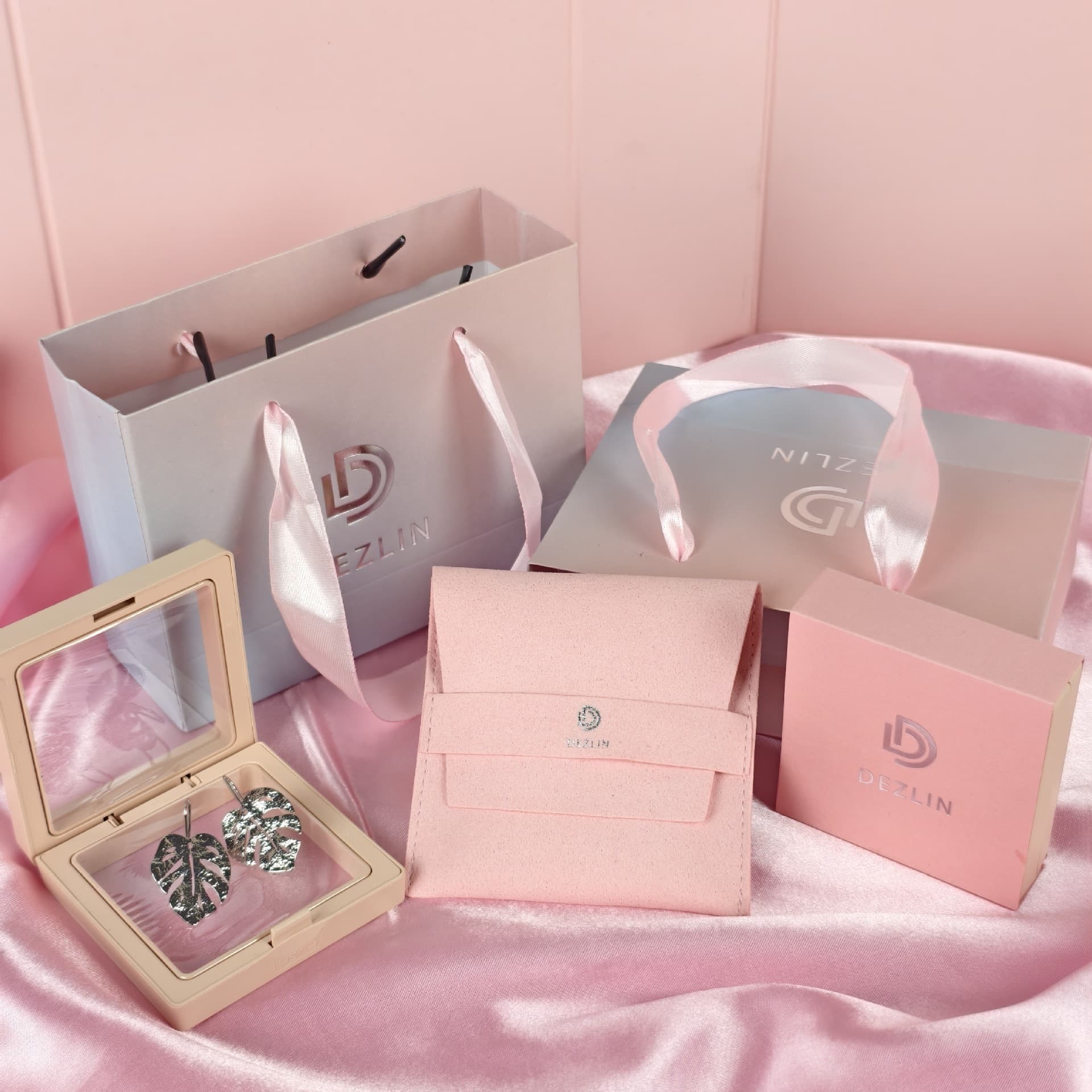 Small Business Paper Bags with Handles, Luxury Shopping Paper Bags with Your Own Logo