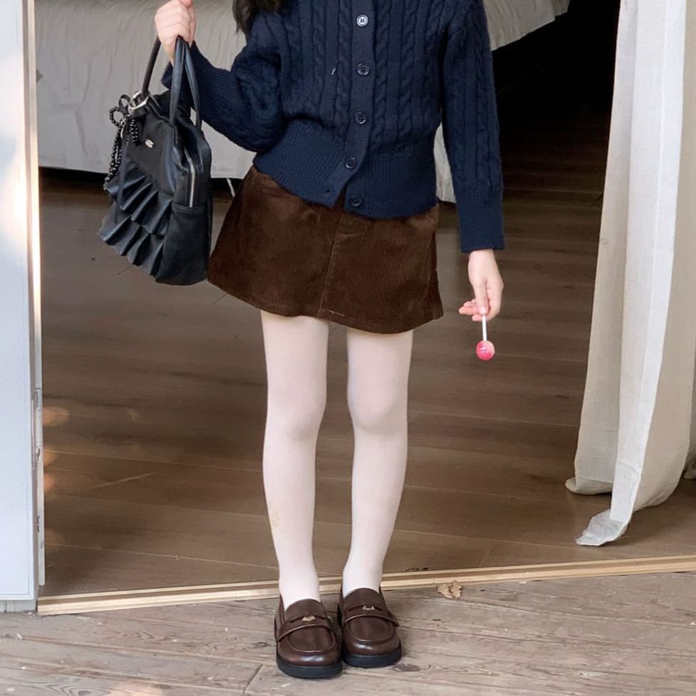 Girls 2025 new winter skirt solid color Korean corduroy skirt fashionable A-line skirt cute and delicate pit skirt