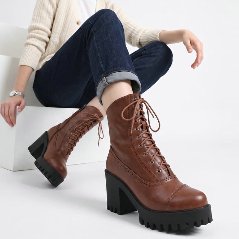 Brogue Chunky Heel High Heel Martin Short Boots for Women, Thick Sole Platform Front Lace-Up, Vintage British High Heel Work Boots