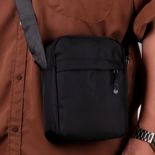 Factory Direct Casual Small Backpack for Men, Crossbody Bag Outdoor Sports Travel Backpack 8006