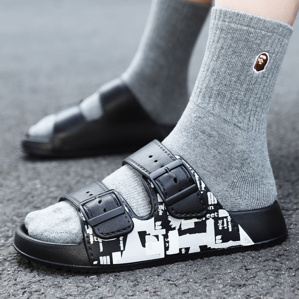 Unisex Summer Outdoor Beach Sandals Indoor Home Anti-Slip Deodorant Couple Home Slippers Men's Women's Comfortable PVC Material