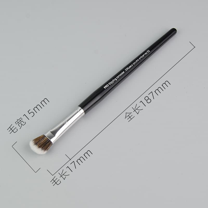 Silk No. 52 Slope Concealer Brush Large Flat Head to Cover Dark Circles and Acne Marks Professional Beauty Tool Cangzhou Makeup Brush