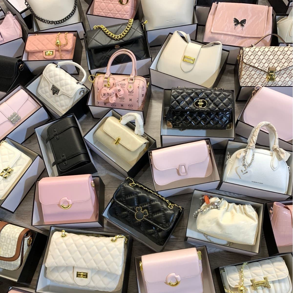 Brand New Original Packaging Stock Lot Women's Bags Assorted Styles Small Wholesale Lot Ladies Handbags Shoulder Crossbody Bags Foreign Trade Live Streaming Supply Wholesale
