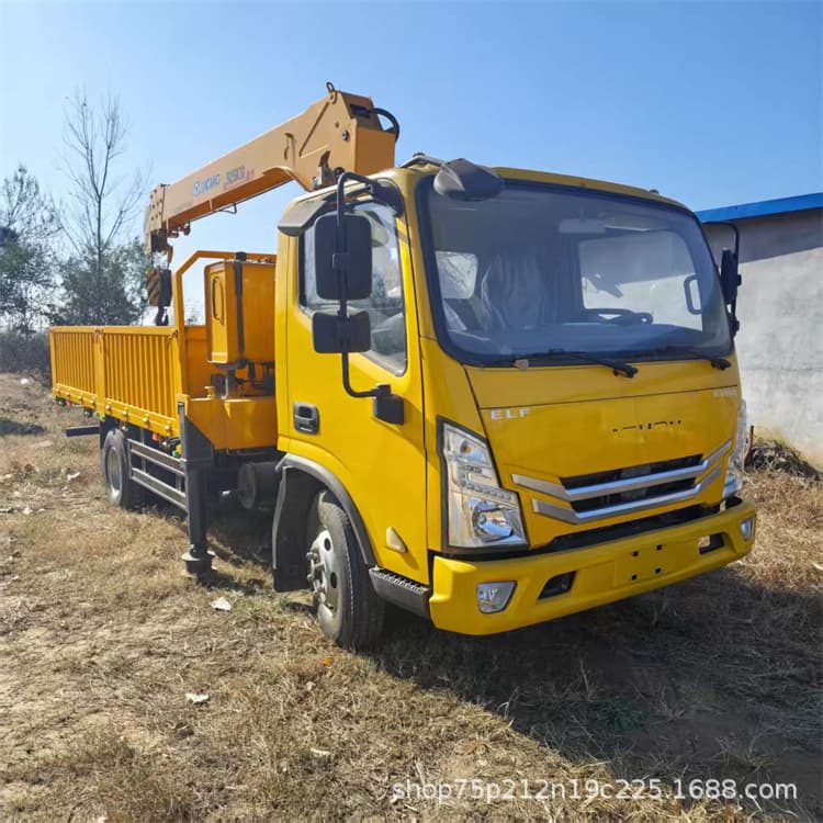 Used 5-ton truck-mounted crane stock chassis 4.2-meter chassis vehicle condition ready for supply