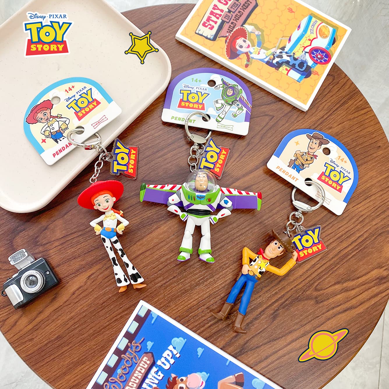 Genuine Toy Story Colorful and Fashionable Tracey Woody Keychain Pendant Cartoon Couple Small Gift Bag Pendant