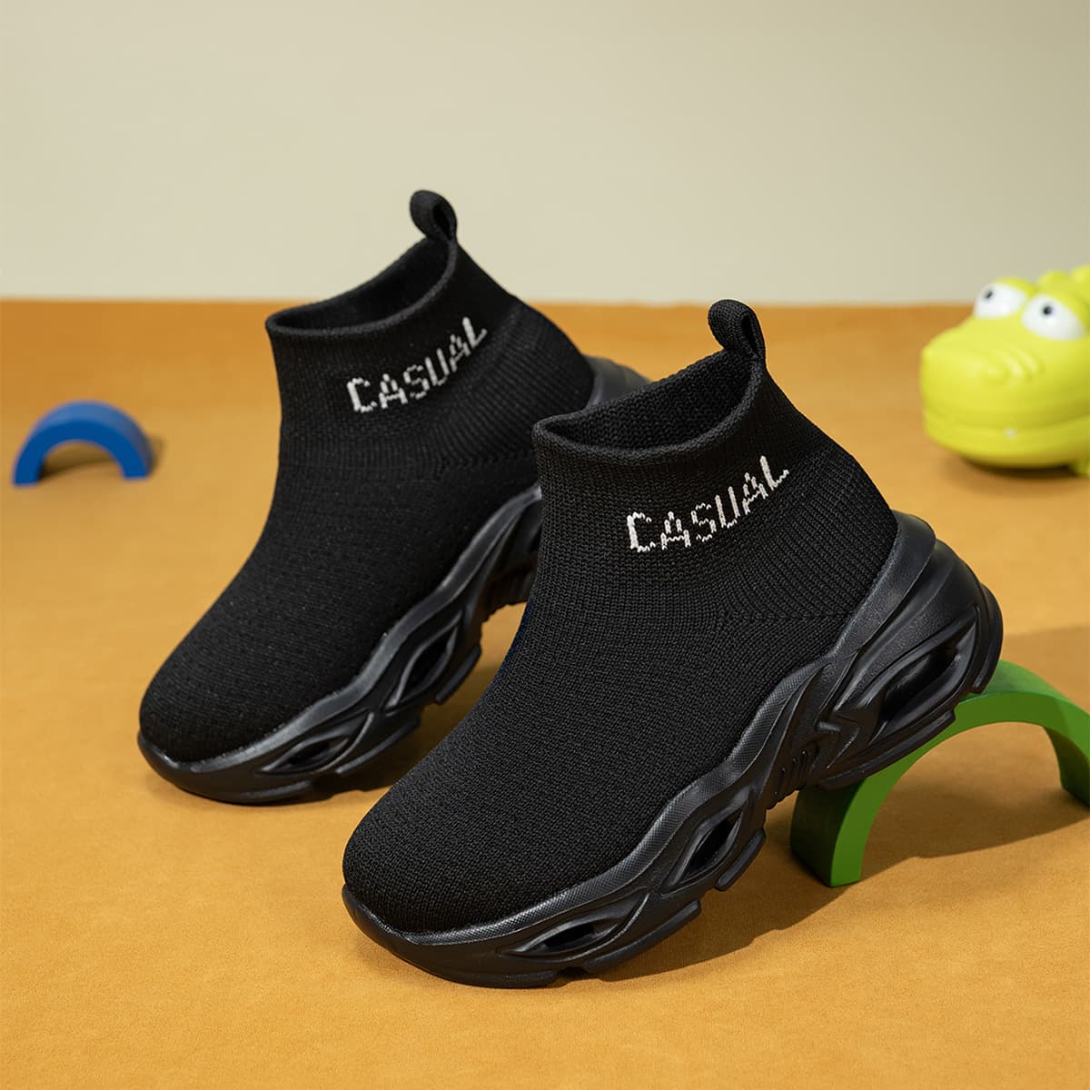 Cross-border fashionable fabrics, breathable and comfortable socks, shoes, comfortable and soft running shoes, outdoor casual shoes, wear-resistant and lightweight