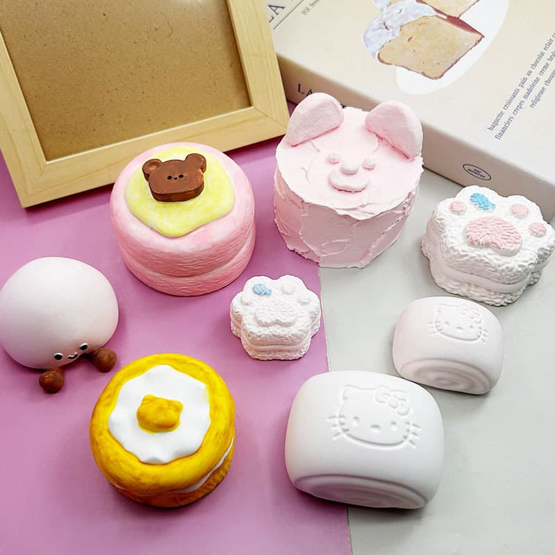 KT Dough Squeeze Mold Cartoon Bear Scone Cake Cat Paw Rice Ball Peach Baby Chocolate Candle Mold