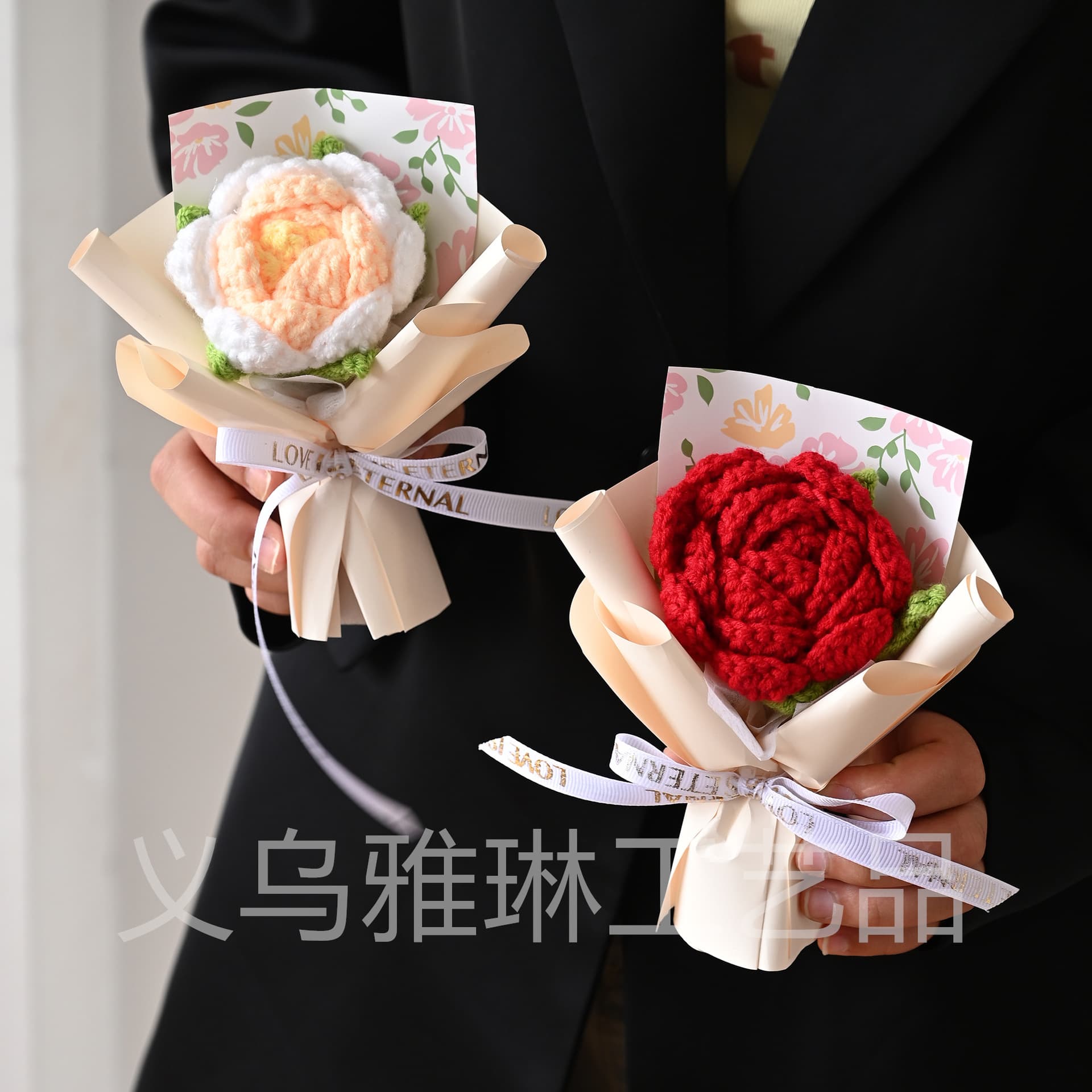 Small Gift Fake Flowers - Knitted Yarn Roses, Mini Bouquets, Handmade Flower Accessories, Cross-border Simulation Flowers