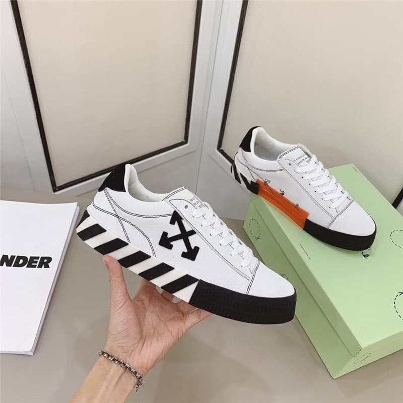 2026 Trendy White Sneakers for Men, Chunky Sole, Fashionable, Versatile, Low-Top Board Shoes, Canvas Shoes for Women