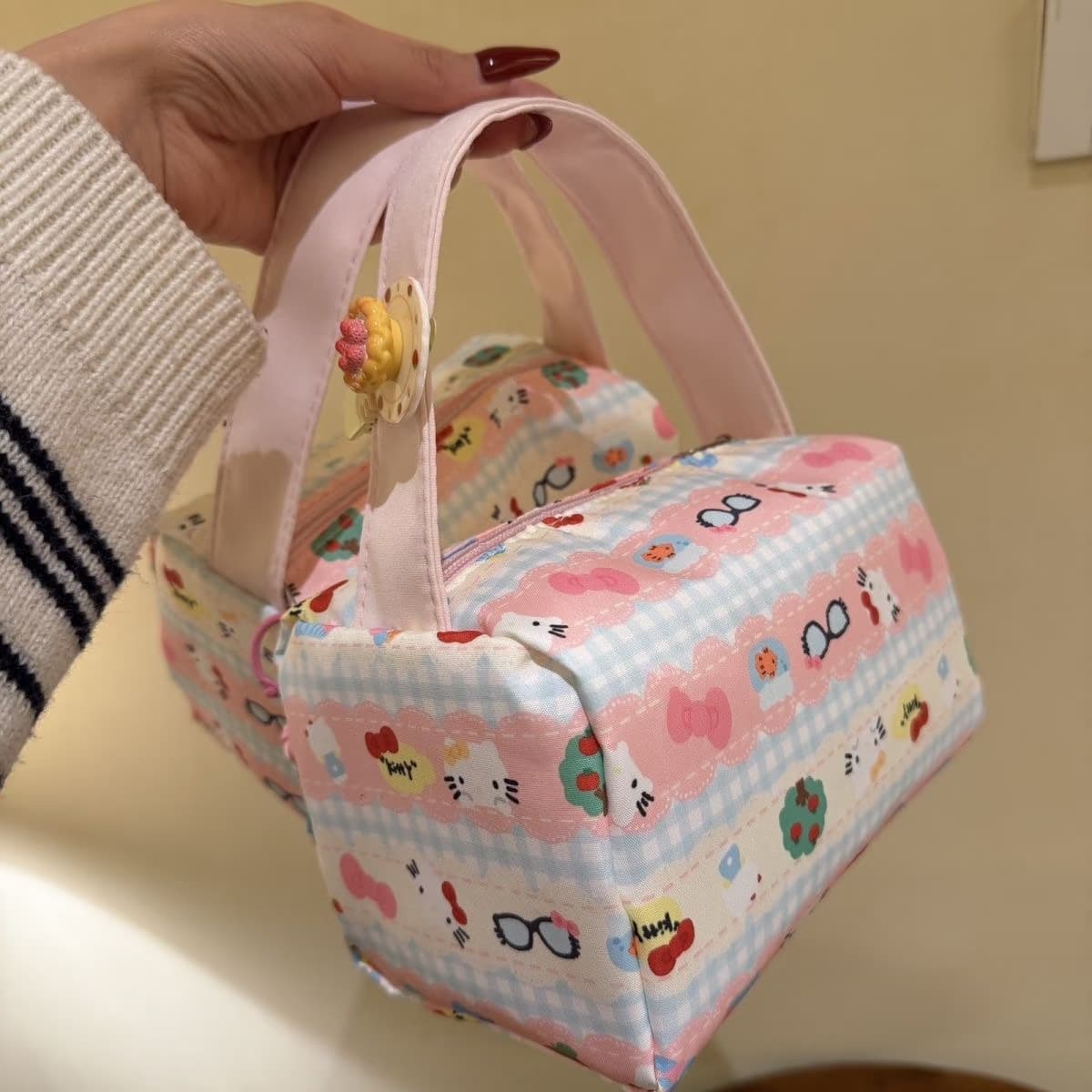 New Stylish Portable Handheld Travel Toiletry Bag Makeup Bag Large Capacity 3D Cute Storage Bag for Women
