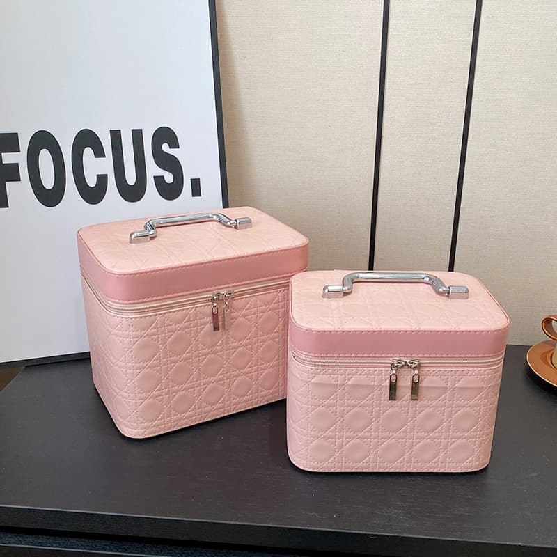 2026 New PU Solid Color Embroidered Makeup Bag Large Capacity Cosmetic Storage Box Case Bridal Gift Technician Case