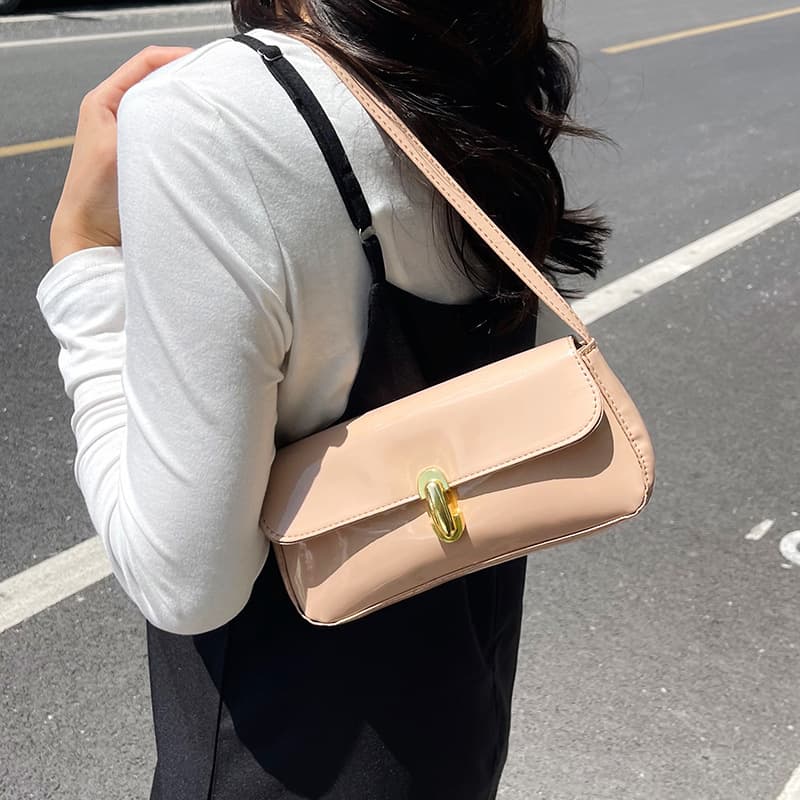 French niche one-shoulder baguette bag for women 2026 new cross-border European and American style dinner bag, versatile trendy armpit small square bag