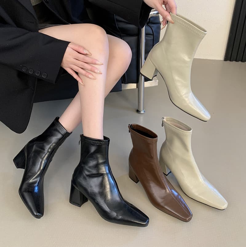 Women's high-heeled square-toe brown Martin boots, 2024 new spring and autumn style, French-style ankle boots, perfect for pairing with skirts.