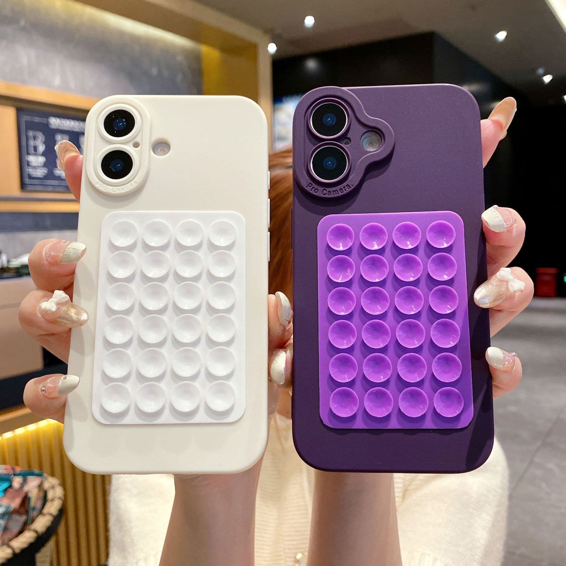 Suitable for iPhone16 mobile phone case ins pupil eye suction cup Apple 14promax solid color protective cover 15PLUS soft