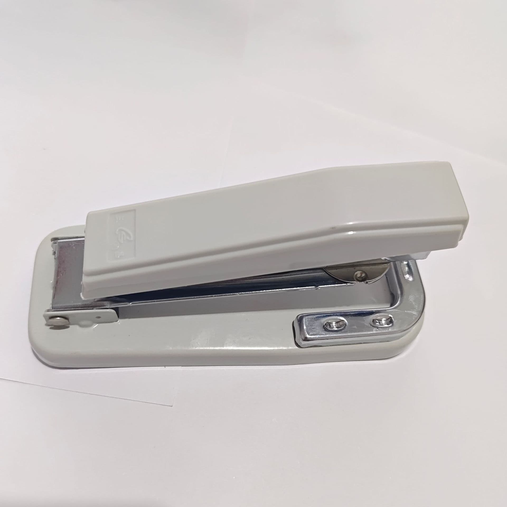 Rotatable Stapler for Students, Home, and Office Use, Universal Staples, Heavy-Duty Thick Stapler
