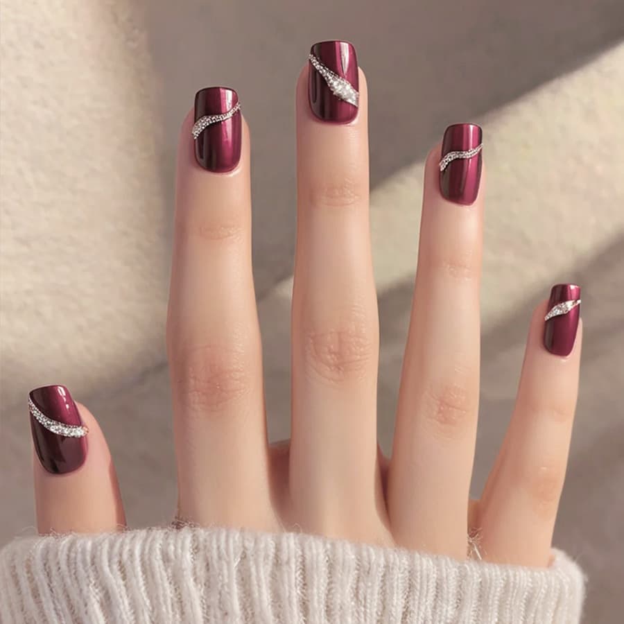 Autumn, winter, New Year, retro red, niche glitter, whitening short manicure, 24 pieces of wearable nail patches