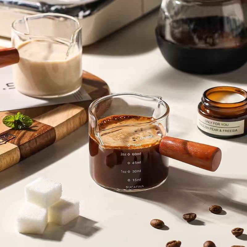 Manufacturer wholesale espresso extraction measuring cup with scale wooden handle milk cup shot ounce cup double mouth scale