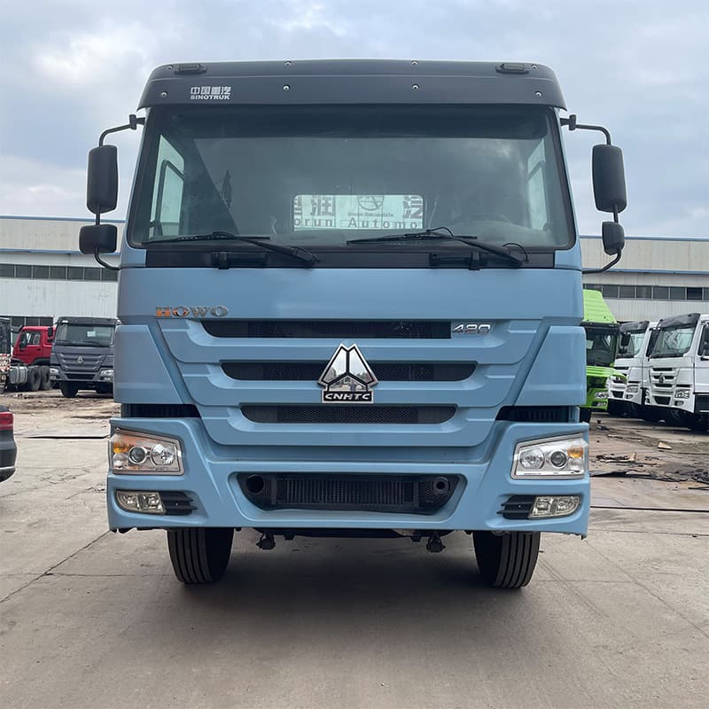 Sale to Africa Howo tractor head, rear eight-wheel freight truck head, 380HP tractor trailer head