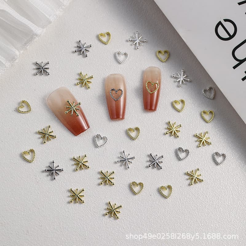 New Nail Art Cut Out Heart Nail Art Jewelry Metal DIY Wholesale Stereo Nail Stickers Wearable Nail Accessories Wholesale