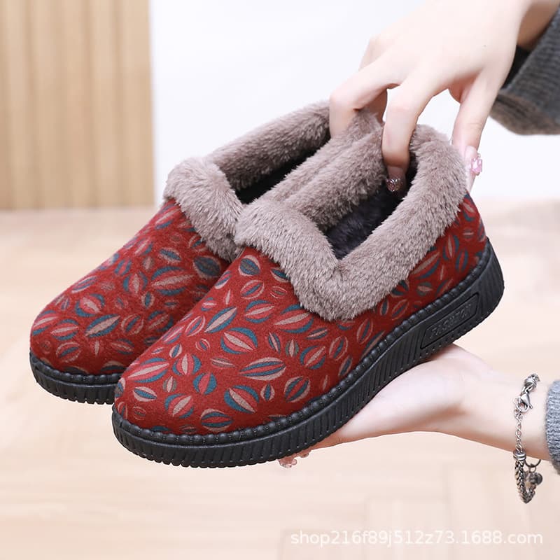 New winter slippers for men and women, fleece-lined, thick, soft-soled, comfortable, non-slip, plush cotton slippers for moms and couples.