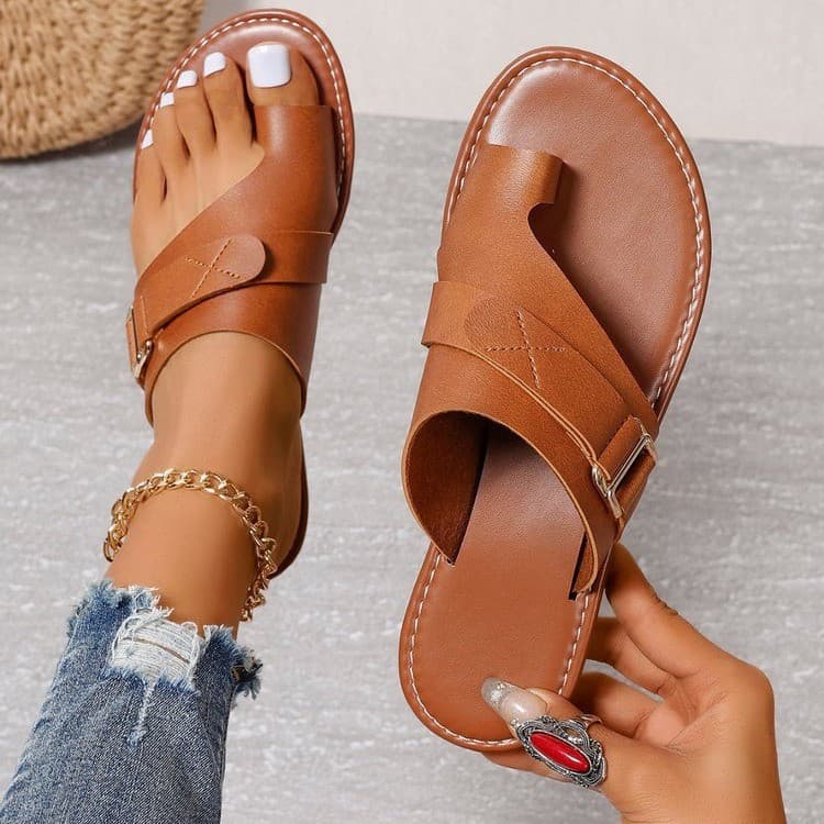 European and American 2023 Foreign Trade Summer New Plus Size Women's Shoes Toe Fashion Flat Heel Casual Women's Sandals and Slippers Foreign Trade