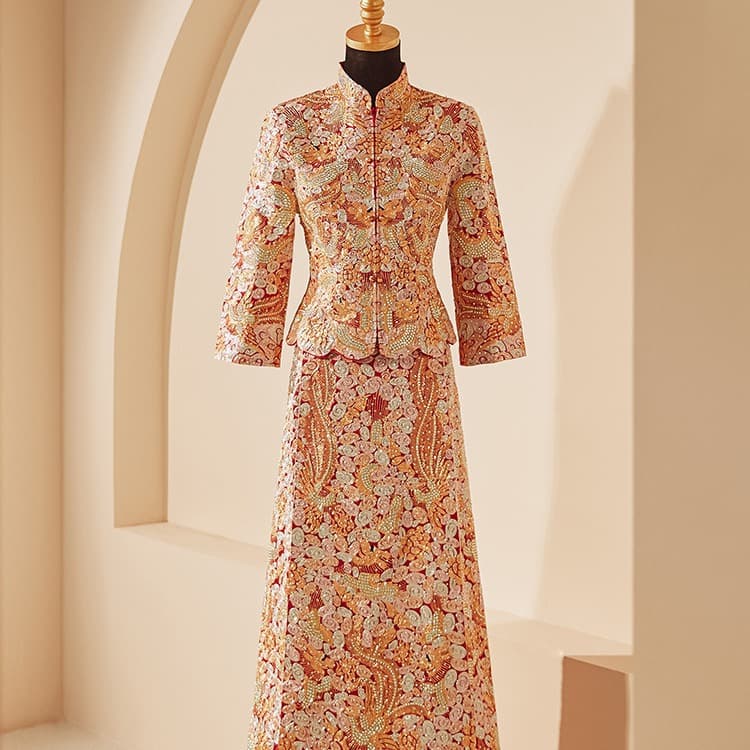 Straight-cut, fully embroidered dragon and phoenix gown, Xiuhe dress, 2025 new style, wedding bride, Chinese style toasting dress, retro slim-fitting wedding gown for women.