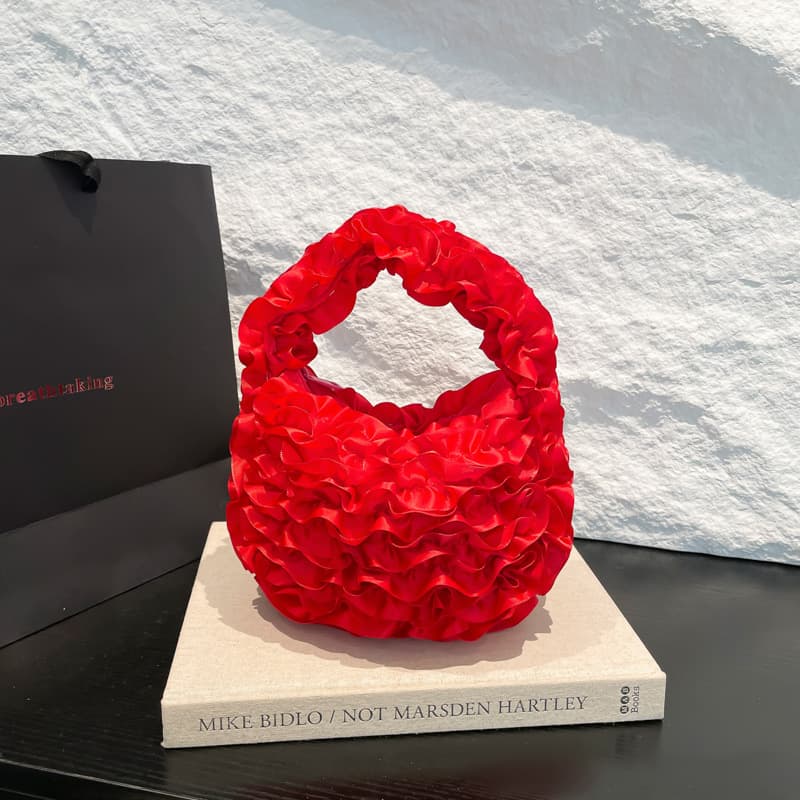 2025 New Pleated Handbag Women's Bag Fashion Versatile Casual Cloud Bag Trendy Personality Mini Evening Bag