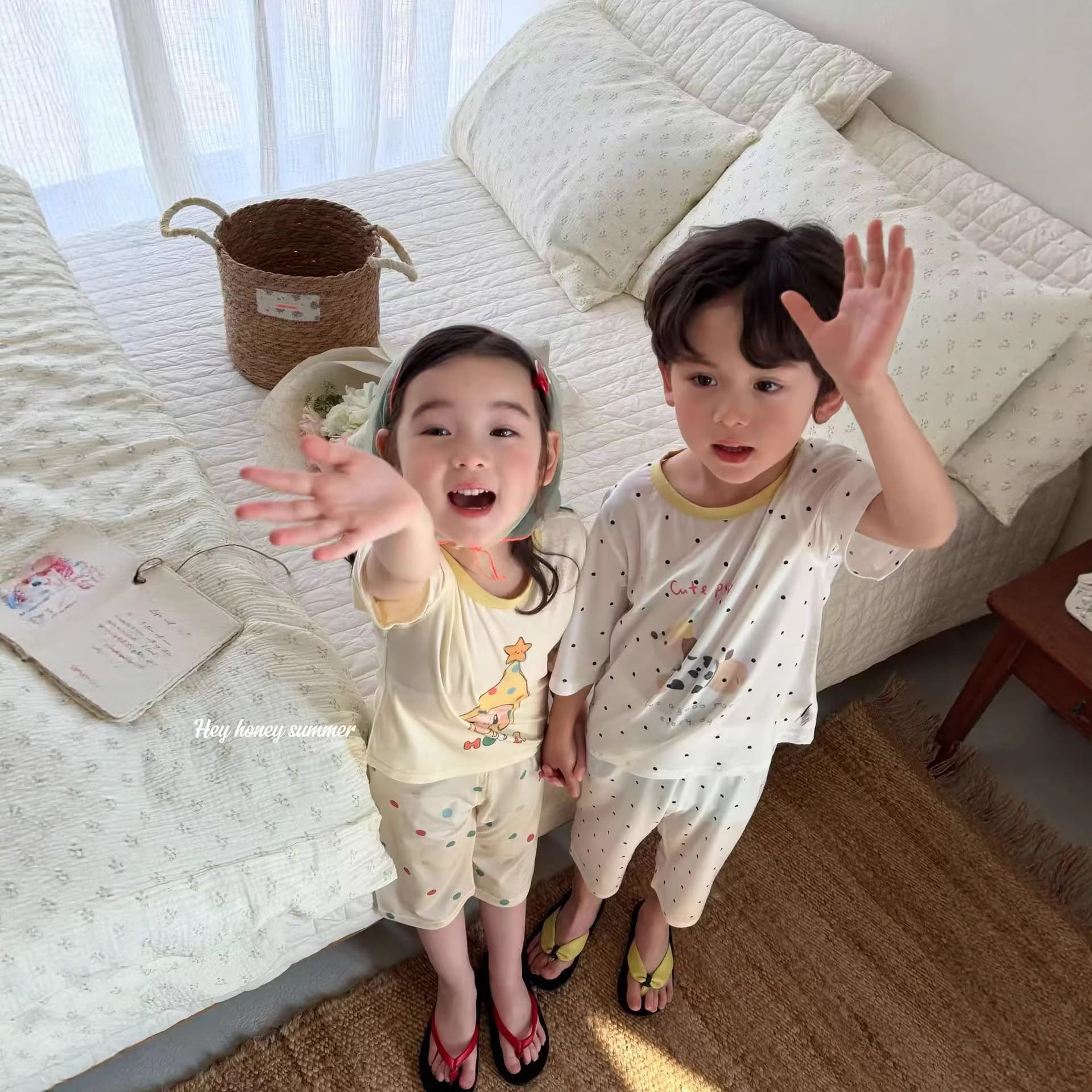New Summer Children's Homewear Set for Boys and Girls, 3/4 Sleeve Modal Cartoon Air Conditioning Homewear Wholesale