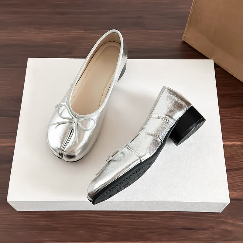 Split-Toe Flats for Women 2026 Spring/Summer New Chunky Heel Mary Jane Shoes Leather Shoes Bow Slip-On Pig Toe Shoes
