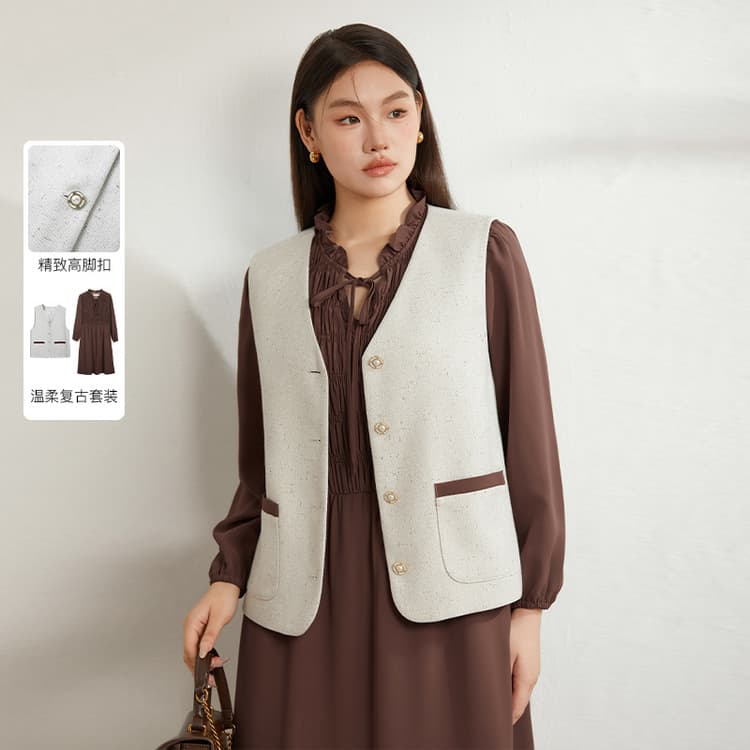 Slim & elegant French-style two-piece set for plus-size women, perfect for autumn 2024.