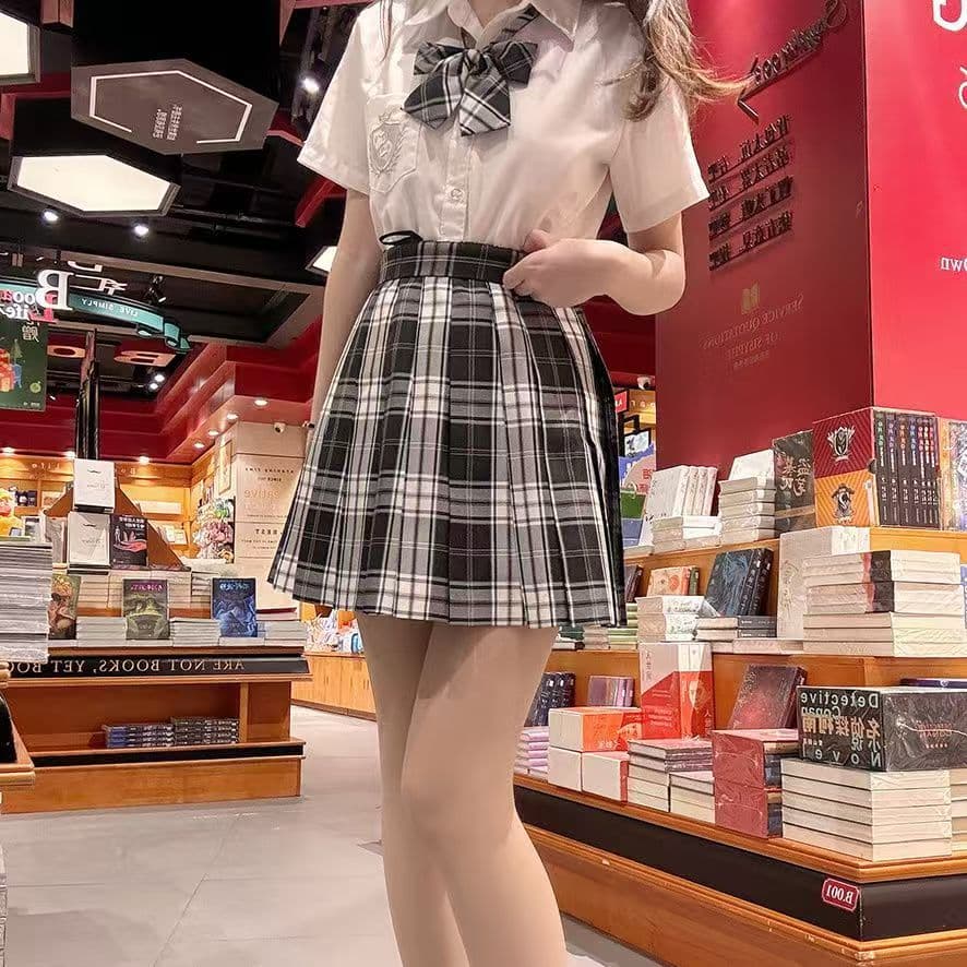 Japanese-style Blackboard JK Uniform Short Plaid Skirt Shirt Hot Girl Set, Campus Waist-Cinching Slimming Fitted Short Skirt
