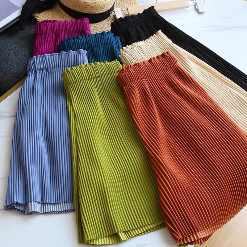 Women's Loose Wide-Leg Shorts 2025 Spring/Summer Thin Fabric, Relaxed Fit, Slimming, Versatile Mid-Length Shorts, High-Waist Casual Pants