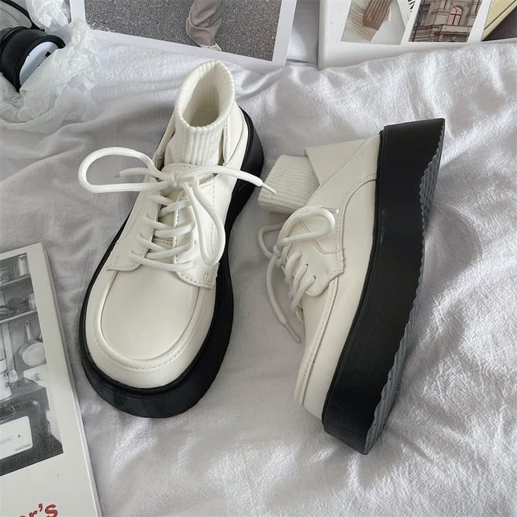 British style Mary Jane shoes, 2025 spring and autumn new style, black lace-up leather shoes for women, Japanese style PU leather loafers for women.