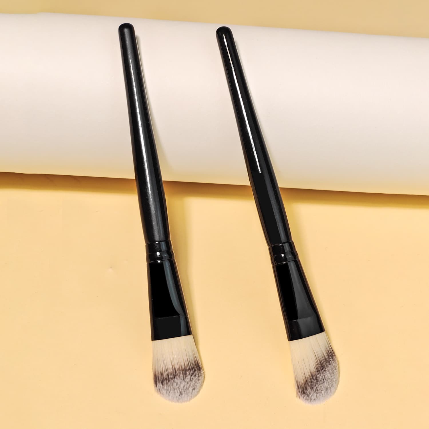 Blade Type Foundation Brush Single Piece Makeup Concealer Brush Wooden Handle Soft Bristle Facial Mask Brush Professional Supply