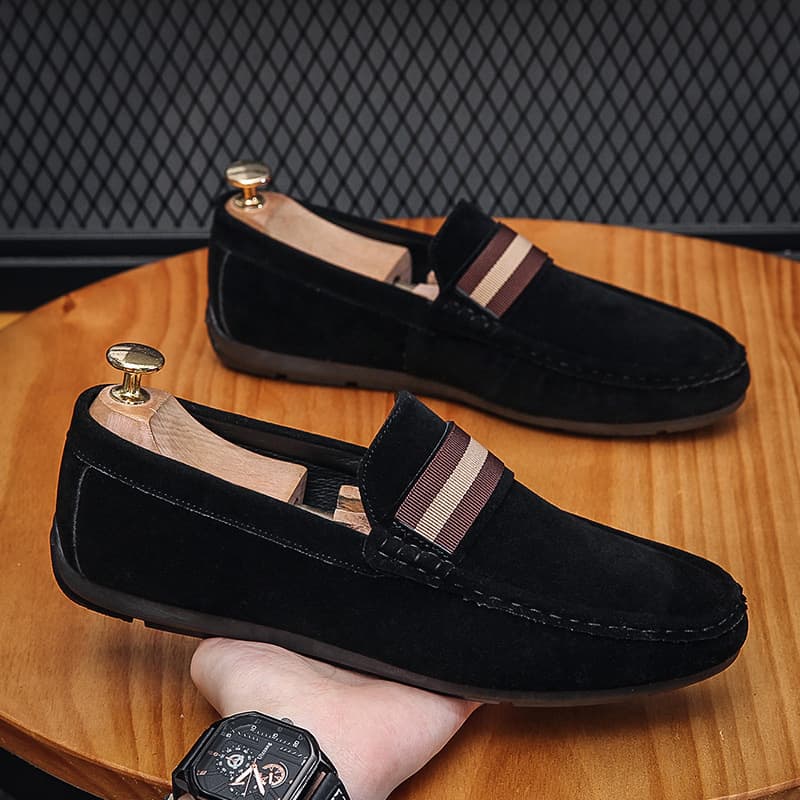 New men's loafers, casual shoes, versatile slip-on driving shoes, cross-border shoes for men.