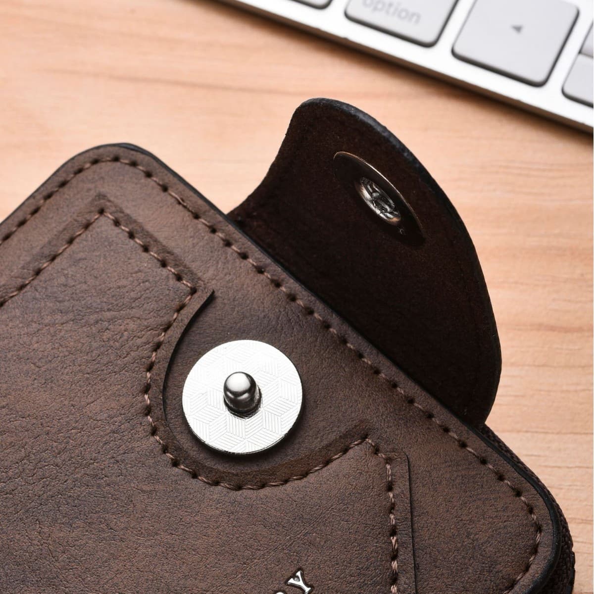New European and American Multifunctional Magnetic Buckle Fashion PU Men's Wallet Short Compact Large Capacity Soft Leather Billfold