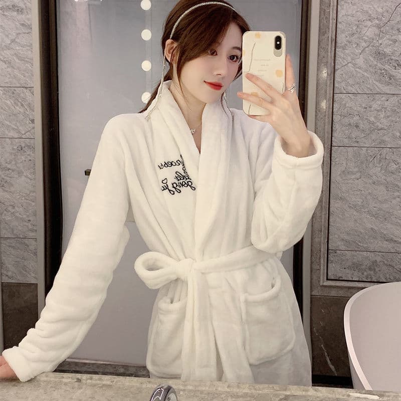 Winter Coral Fleece Bathrobe for Women, Long Style, Sweet and Sexy Warm Sleepwear, Lapel Flannel Robe, Thick Bathrobe