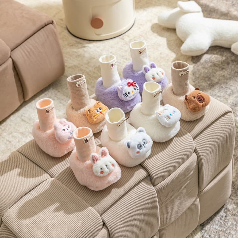 Autumn and winter newborn thick cotton shoes, baby cartoon sock shoes, cute doll high-top plush shoes for boys and girls