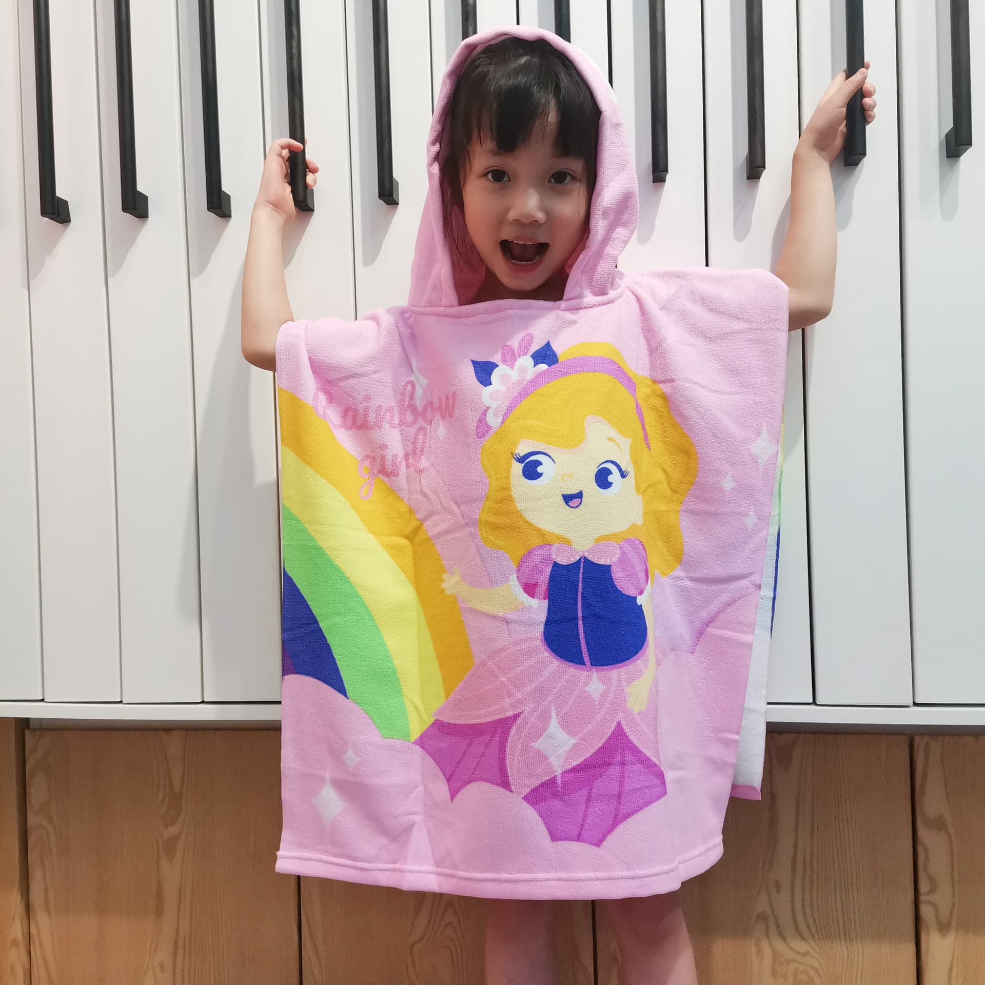 Children's Bath Towel Printed Swim Poncho Hooded Absorbent Microfiber Quick-Dry Cape Beach Towel for Boys and Girls