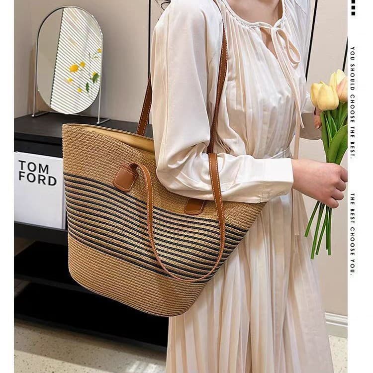 Woven Straw Bag Summer Handbag Beach Tote Large Capacity Shoulder Bag Straw Woven Bag Portable Simple Versatile