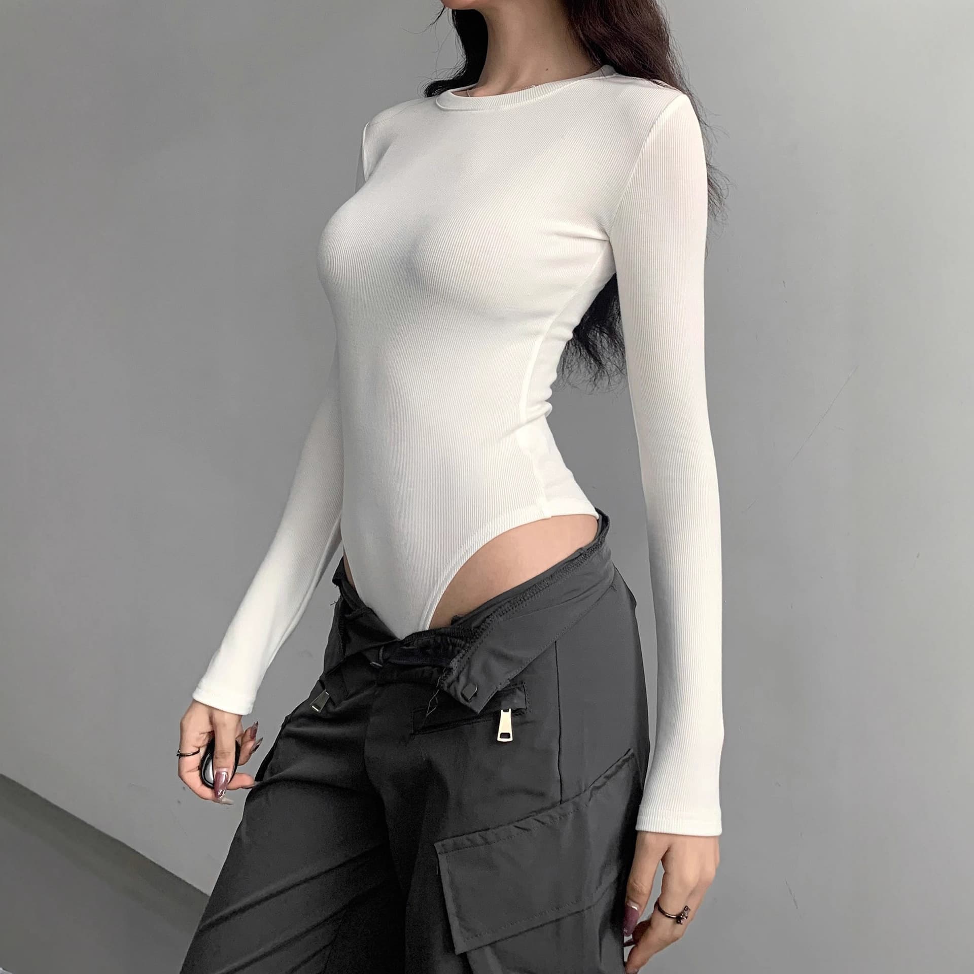 Slim-fitting round neck jumpsuit for women, elastic niche new style inner wear, spring and summer design, solid color bottoming shirt, long sleeves